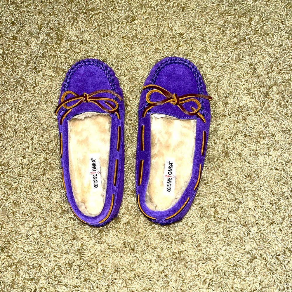 Brand new Minnetonka girls slippers